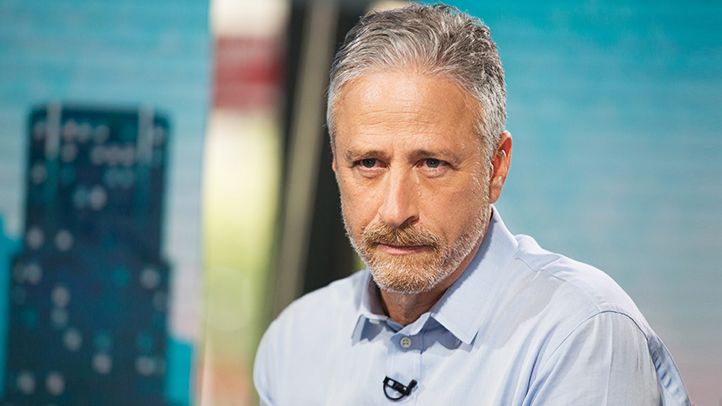 Celebritati-care-renunta-de-fumat-Jon-Stewart-RM-722x406
